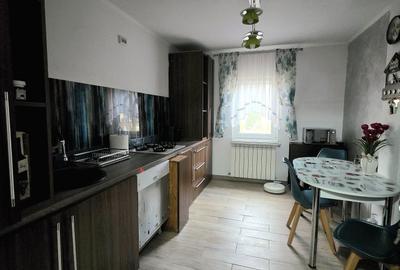 Apartament cu 3 camere decomandat în Central - 1