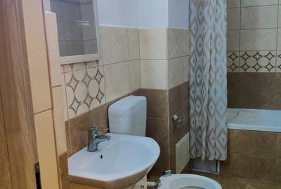 Apartament cu 3 camere decomandat în Central - 1