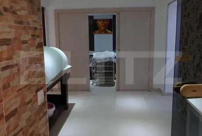 Spatiu comercial, 290 mp, zona Micro 3 - 5