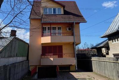 Casă cu 14 camere în Central