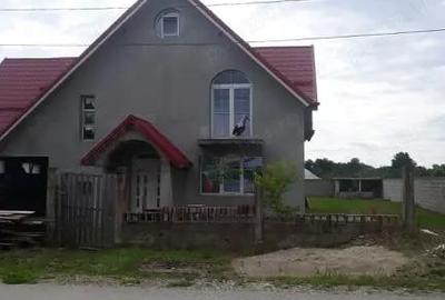 Casă cu 4 camere cu Teren 900 Mp în Gavojdia - 1