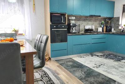 Casă cu Teren 569 Mp în Zăvoi - 16