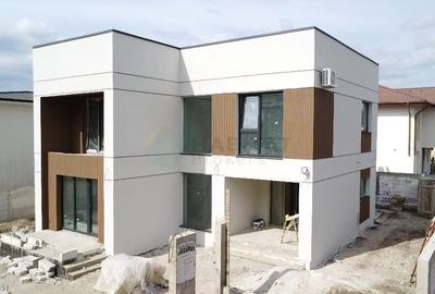 Casă individuală cu 4 camere cu Canalizare în Tunari