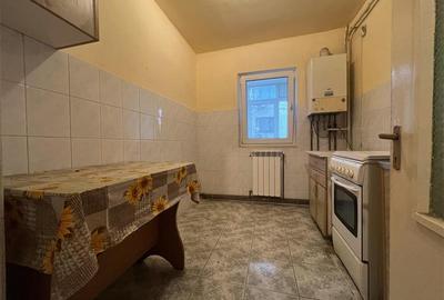 Apartament decomandat cu 2 camere in Nicolina 1, etajul 1 - 6