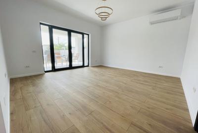 Casă cu 4 camere cu Teren 428 Mp în Domnești - 1