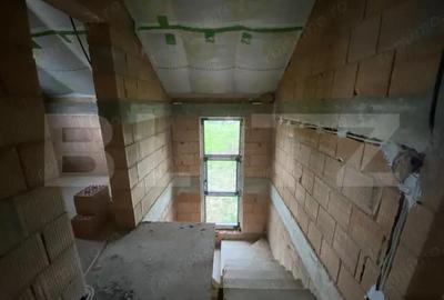 Casă cu 7 camere cu Teren 700 Mp în Aghireș - 4