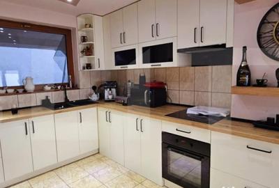 Casă cu 5 camere cu Teren 823 Mp în Semicentral - 1