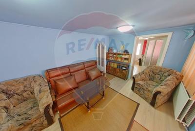 Casă individuală cu 16 camere cu Canalizare în Est - 11