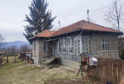 Vand Casa in Ratesti, Comuna Berca, teren 3400mp sau schimb cu apartament in Buzau. - 1
