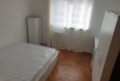 Proprietar  inchiriez ap 3 camere decomandate str Donath - 3