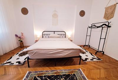 Apartament cu 3 camere semidecomandat în P-ța Romană - 1