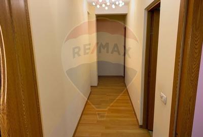 VANZARE Apartament cu 3 camere in zona Voluntari - 11