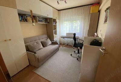 3 cam decomandat 2 bai centrala proprie 2 ap pe nivel zona Lipovei - 1