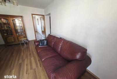 Apartament cu 2 camere decomandat în Tractorul - 5