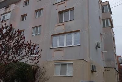 Apartament cu 3 camere decomandat în Central - 10