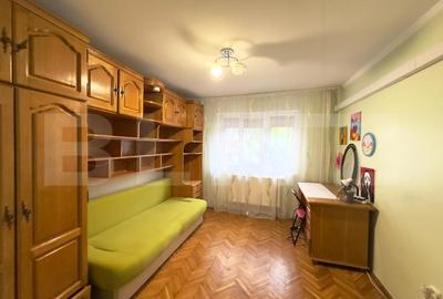 Apartament de inchiriat cu 3 camere decomandat, 81 mp - zona Cetate - 5