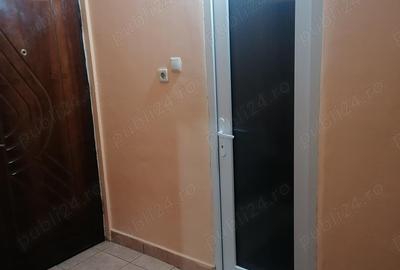 Garsoniera decomandata G. Enescu p 4,40 mp,1250 lei luna. - 5