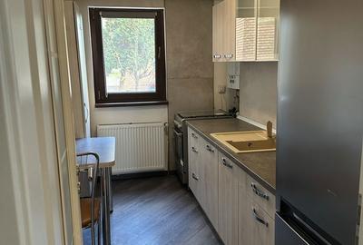 Apartament cu 3 camere decomandat în Polivalentă - 3