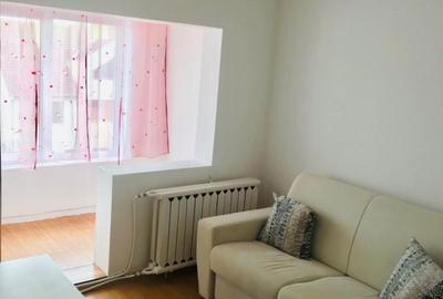 Apartament cu 3 camere decomandat în Zorilor