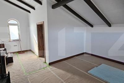 Casă cu 5 camere cu Teren 1000 Mp în Central - 1