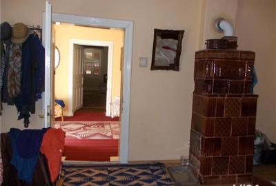 Casă cu 2 camere cu Teren 1500 Mp în Saschiz - 2