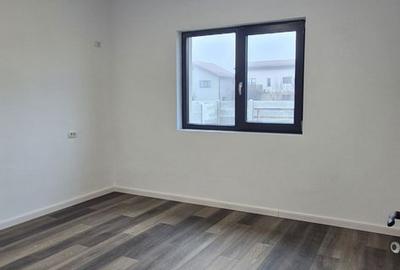 Casă cu 4 camere cu Teren 430 Mp în Domnești - 3