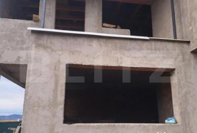 Casă cu 3 camere cu Teren 499 Mp în Central - 1