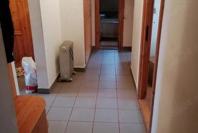 Apartament cu 4 camere decomandat în Central