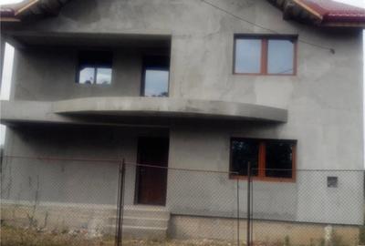 Casă cu 4 camere cu Teren 770 Mp în Jebel - 4