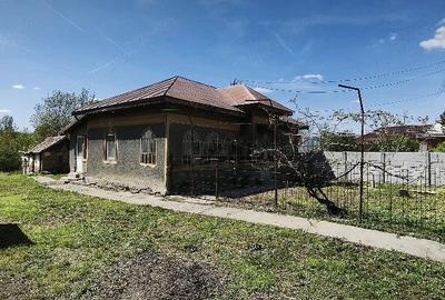 Casă cu 4 camere cu Teren 1634 Mp în Teslui - 2