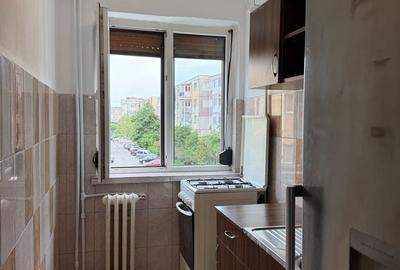Apartament cu 2 camere semidecomandat în Calea București - 4