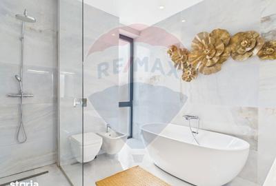 Casă cu 5 camere cu Teren 327 Mp în Central
