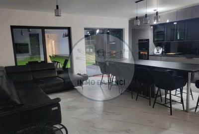 Casă cu 4 camere cu Piscina în Central