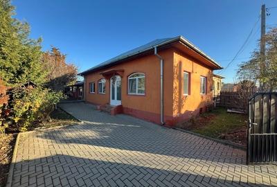 Casă cu 4 camere în Cârcea
