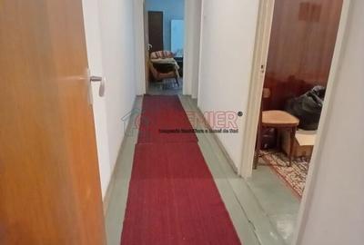 Apartament cu 3 camere în Berceni