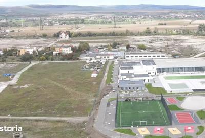 Casă cu 4 camere cu Teren 300 Mp în Central - 2