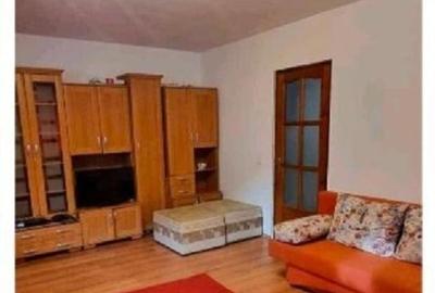 Vand apartament de 44mp cu o camera +gradina de 27mp,pret 115000 euro negociabil