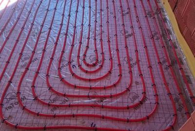 Casă cu 4 camere cu Teren 800 Mp în Vâlcele - 2