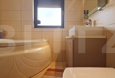 Apartament de Vanzare cu 3 Camere, Suprafata Generoasa si Parcare, Sanpetru - 16