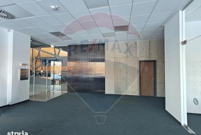 Spațiu comercial, de 210 mp, în Industrial - 3