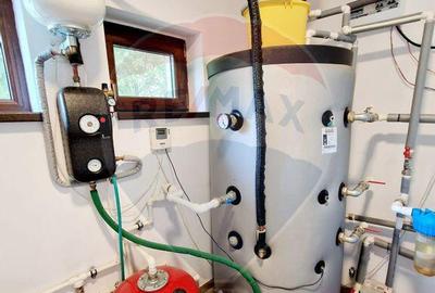 Casa / Vila cu 4 camere de vanzare - 1