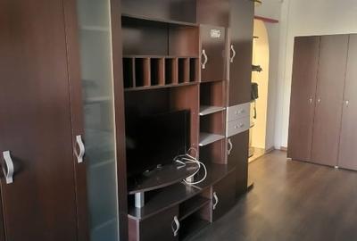 Garsoniera , zona Stefan cel Mare, langa statia de metrou Stefan cel mare - 1