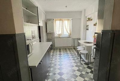 Apartament cu 2 camere decomandat în Micro 3 - 4