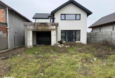 Casă cu 4 camere cu Teren 300 Mp în Trivale