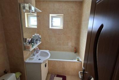 Apartament cu 2 camere, mobilat în Lipovei - 2