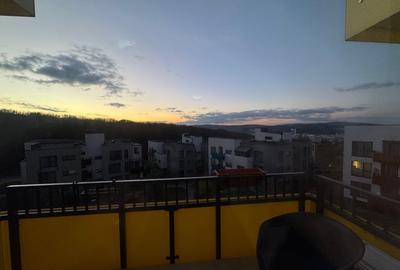 Apartament luminos  și cu o priveliște superbă  - 2 camere + parcare subterana - 8