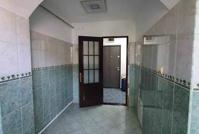 Garsoniera- Zona Sud -  etaj 4/4 -37mp - 5