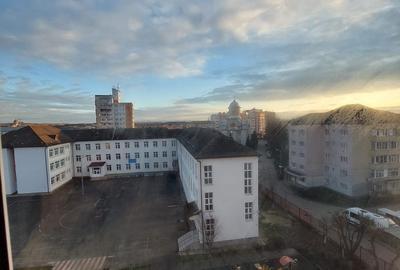 Apartament cu 3 camere semidecomandat în Central - 8