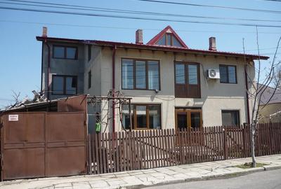 Casă cu 9 camere cu Teren 252 Mp în Eforie Sud - 1