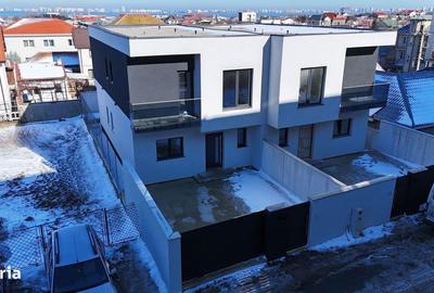 Casă cu 4 camere cu Teren 200 Mp în Central